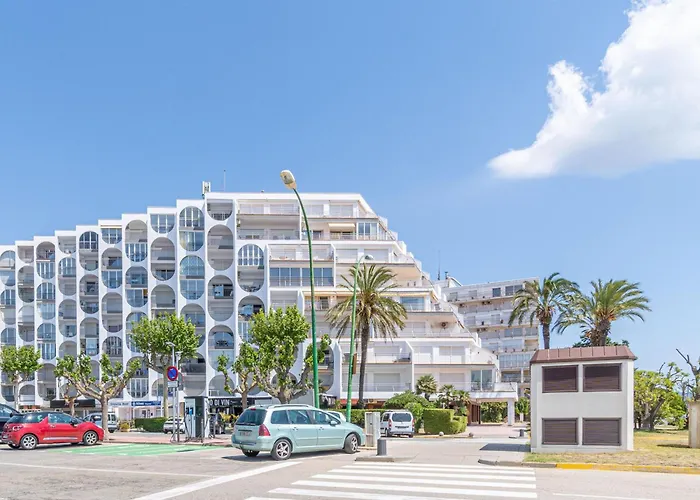 Estudio Moderno Frente Al Mar Con Aire Acondicionado En - Hisp-288-63