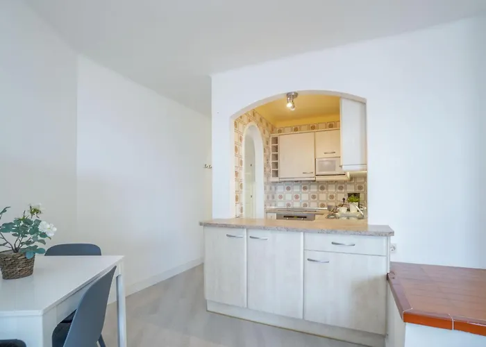 Apartman Estudio Moderno Frente Al Mar Con Aire Acondicionado En - Hisp-288-63