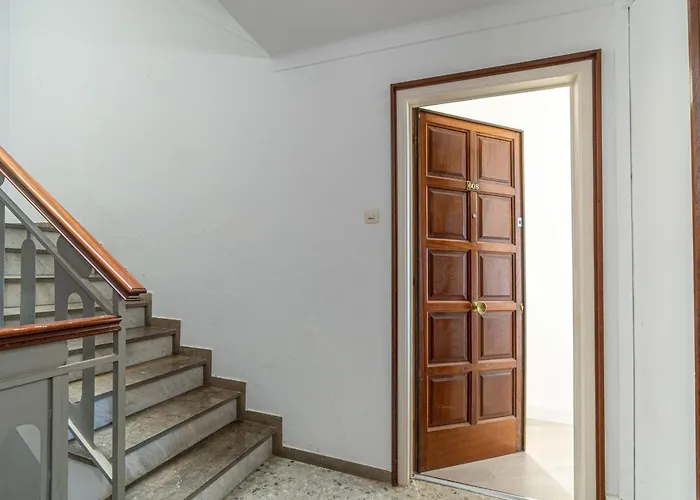 Estudio Moderno Frente Al Mar Con Aire Acondicionado En - Hisp-288-63 *
